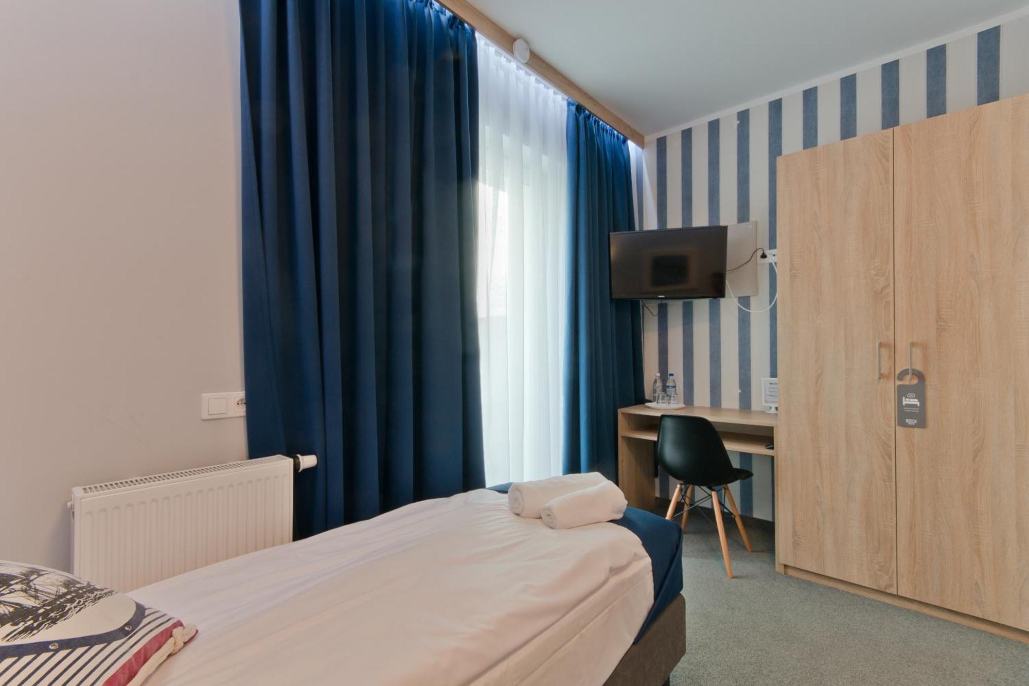 Double or Twin Room Private Bathroom